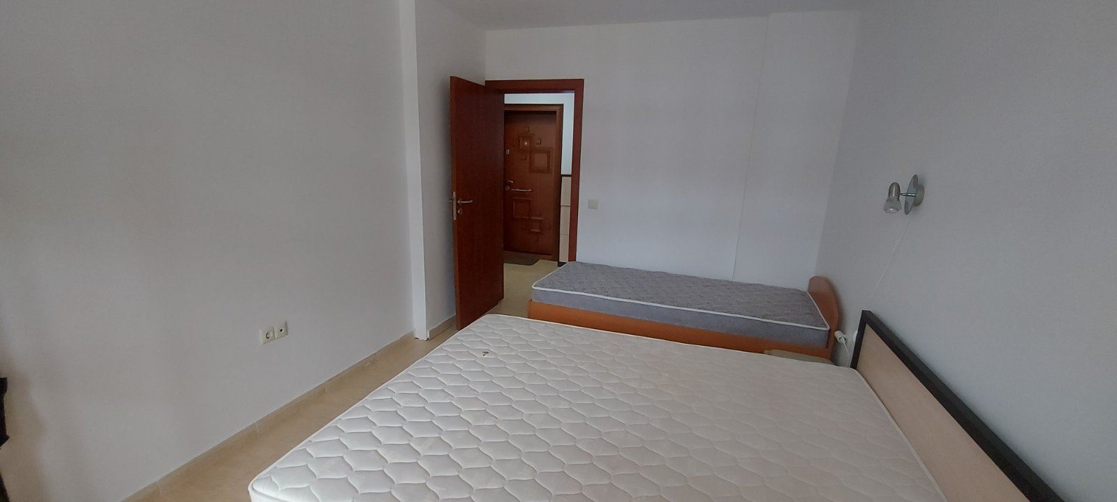  Przestronny apartament z panoramą morza w Sveti Vlas – komfort, zieleń i prestiżowa lokalizacja
