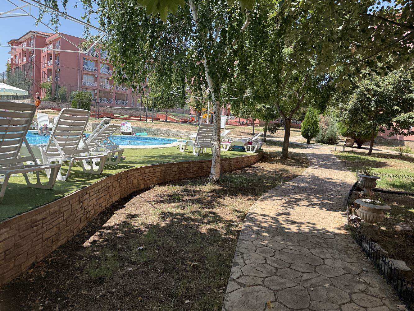 W pełni umeblowane mieszkanie z jedną sypialnią z widokiem na basen w Słonecznym Brzegu