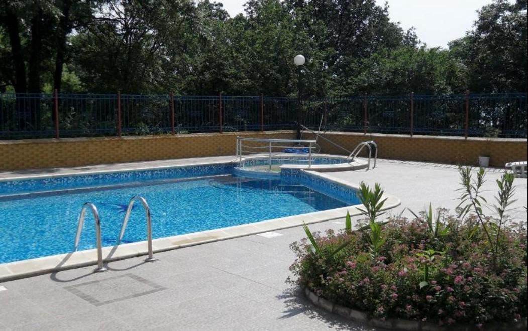 Apartament z dwiema sypialniami w pierwszej linii brzegowej w Kiten z panoramicznym widokiem na morze i imponującymi tarasami