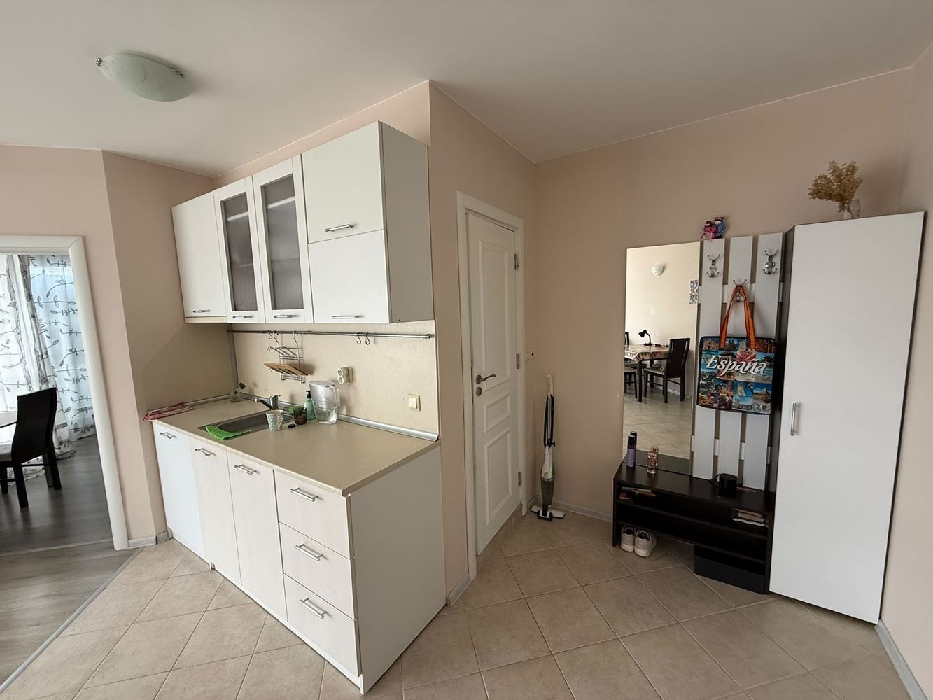 Apartament z jedną sypialnią wśród zieleni, w kompleksie z basenem i placem zabaw