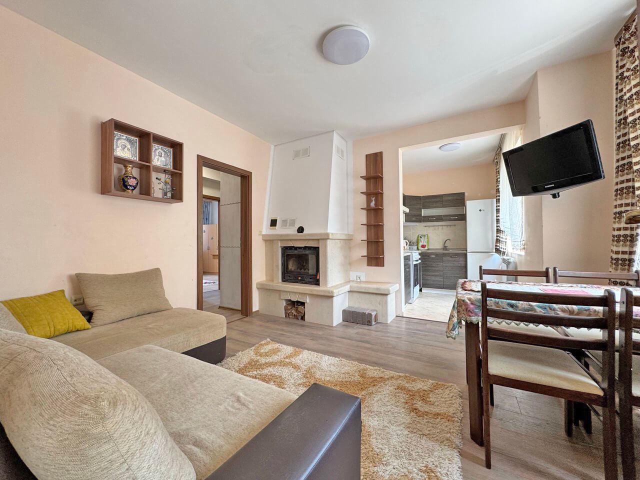 Przestronny apartament z trzema sypialniami do całorocznego zamieszkania w dzielnicy Czerno More w Nesebyrze