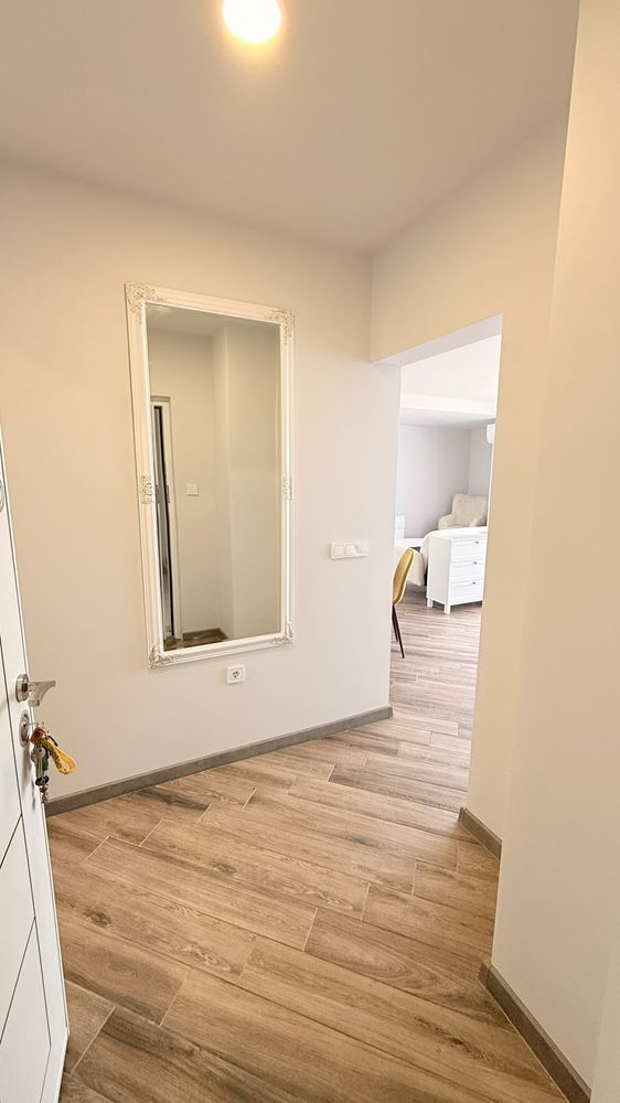 Luksusowy apartament z trzema sypialniami na pierwszej linii w Rawdzie – przestrzeń, prestiż i imponująca morska panorama