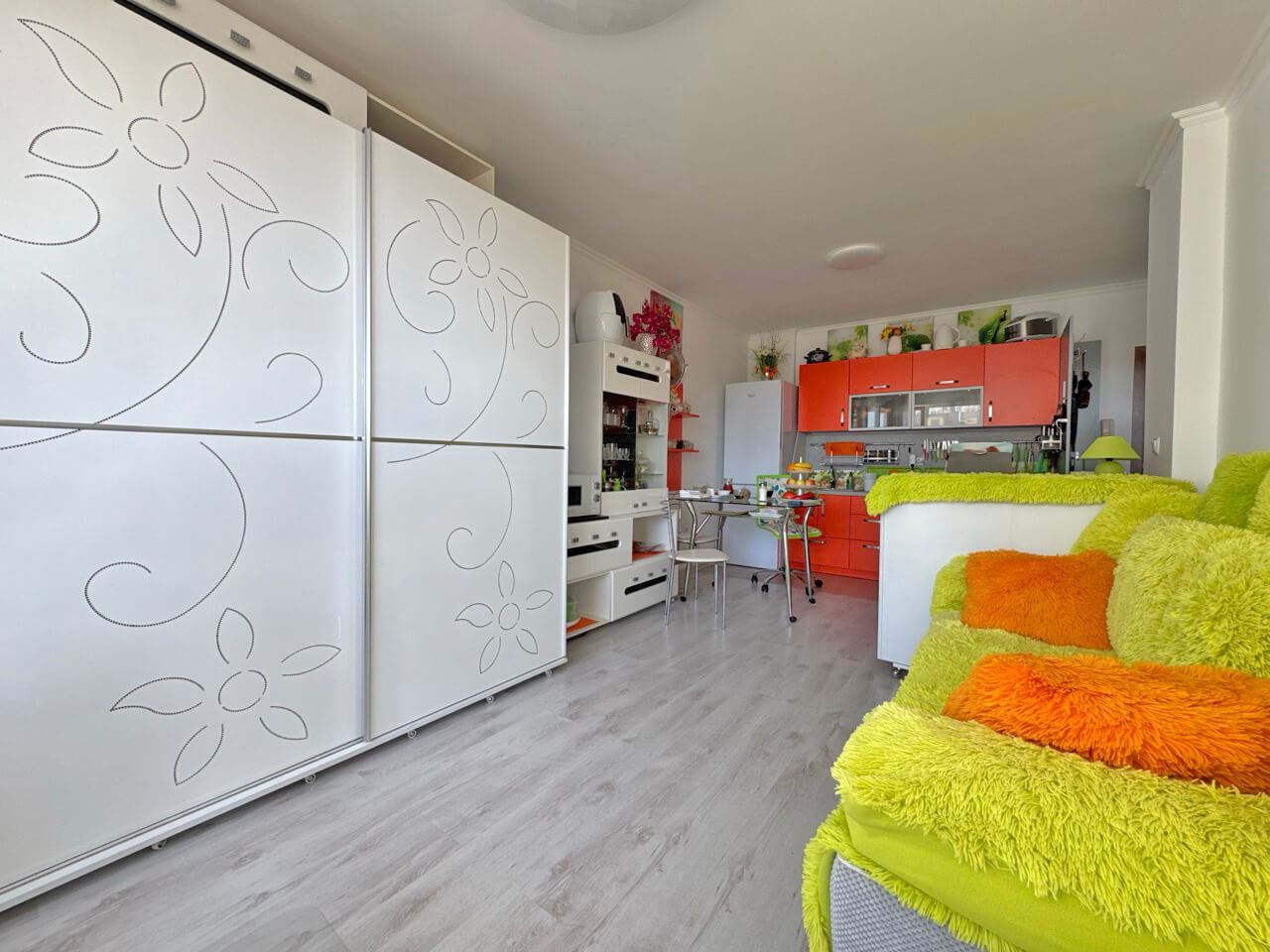 Przestronne umeblowane studio w Sveti Vlas – 200 metrów od plaży, z luksusowym centrum SPA i doskonałymi udogodnieniami