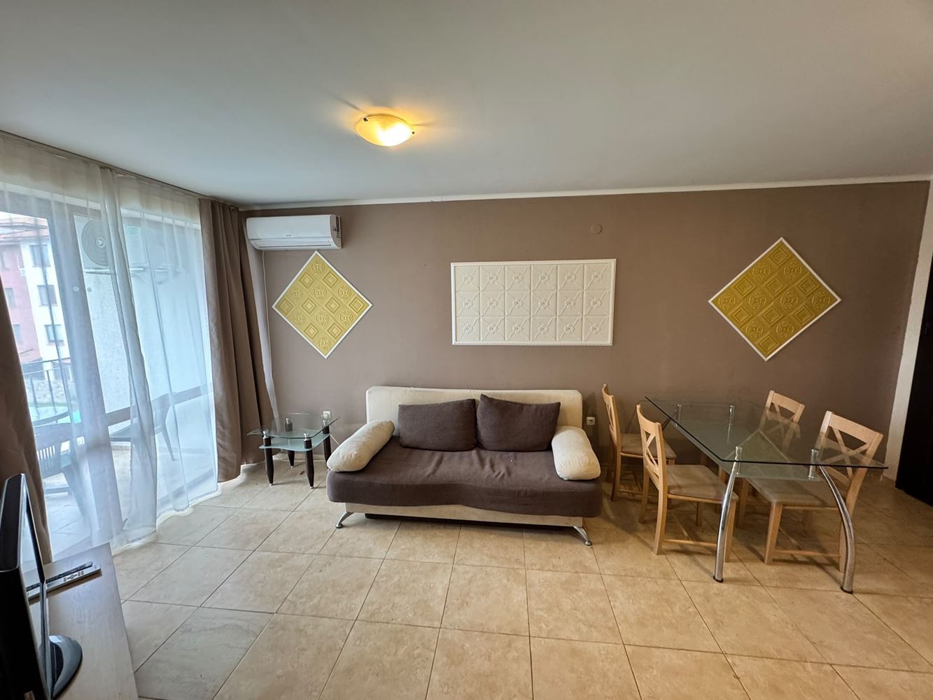 Apartament z jedną sypialnią i widokiem na basen w Nessebarze – komfort, morze oraz doskonałe warunki do wypoczynku i inwestycji