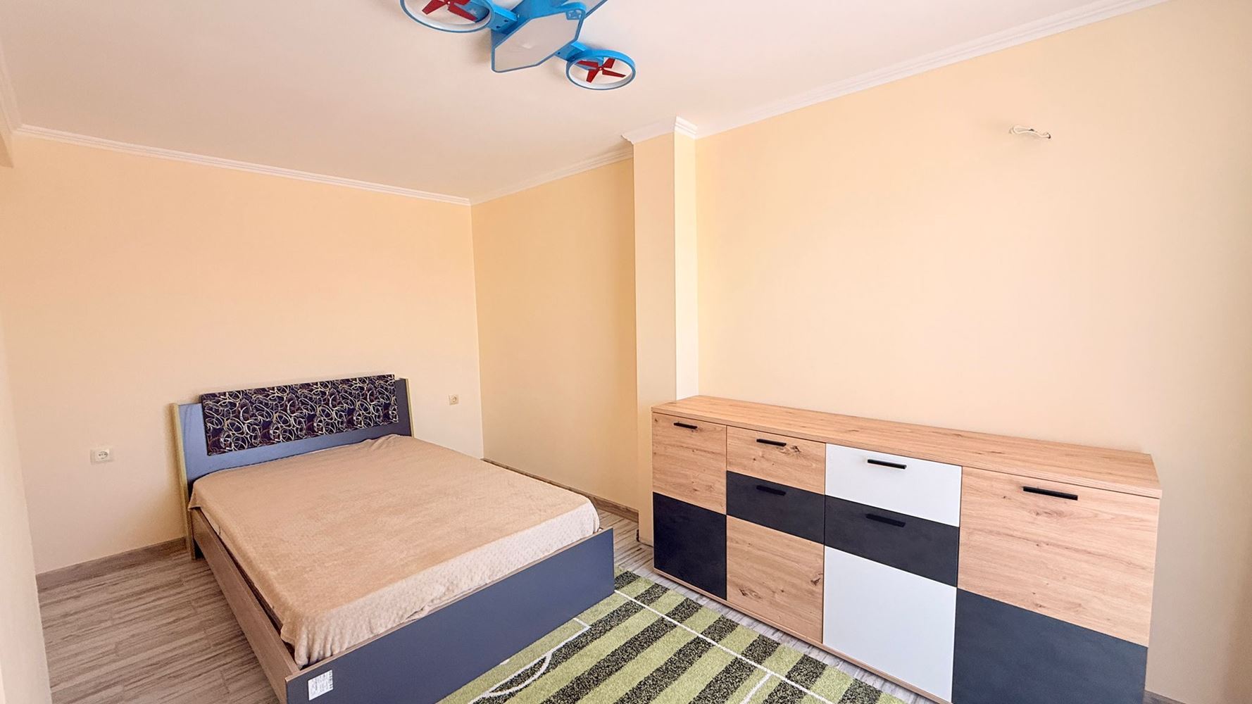 Luksusowy apartament dwupoziomowy z trzema sypialniami w sercu Słonecznego Brzegu – przestrzeń, styl i komfort na dwóch poziomach