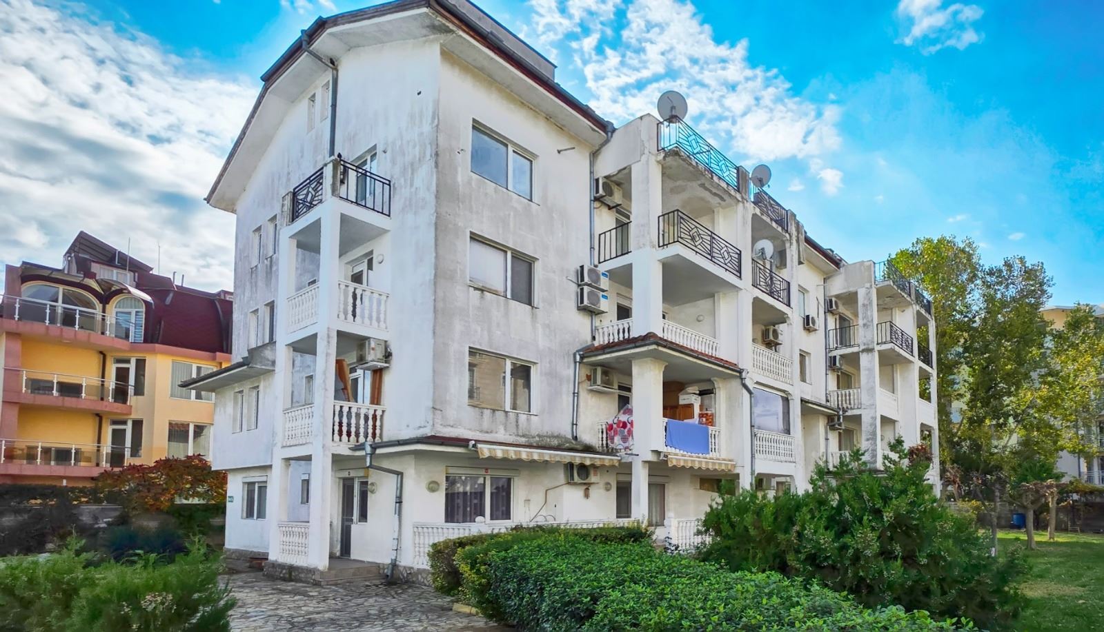 Stylowo wyremontowane mieszkanie z dwiema sypialniami w zadbanym kompleksie w Słonecznym Brzegu – komfort, spokój i doskonała lokalizacja