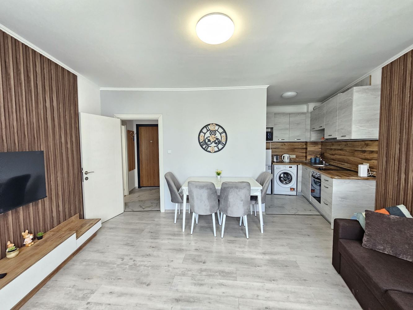 Tylko 100 metrów od morza! Przestronny apartament z jedną sypialnią z widokiem na basen w jednym z najbardziej pożądanych kompleksów w Słonecznym Brzegu