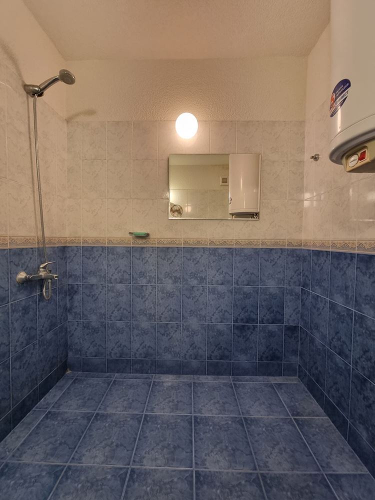 Umeblowany apartament z jedną sypialnią w Słonecznym Brzegu – funkcjonalna nieruchomość z udogodnieniami i niską opłatą eksploatacyjną