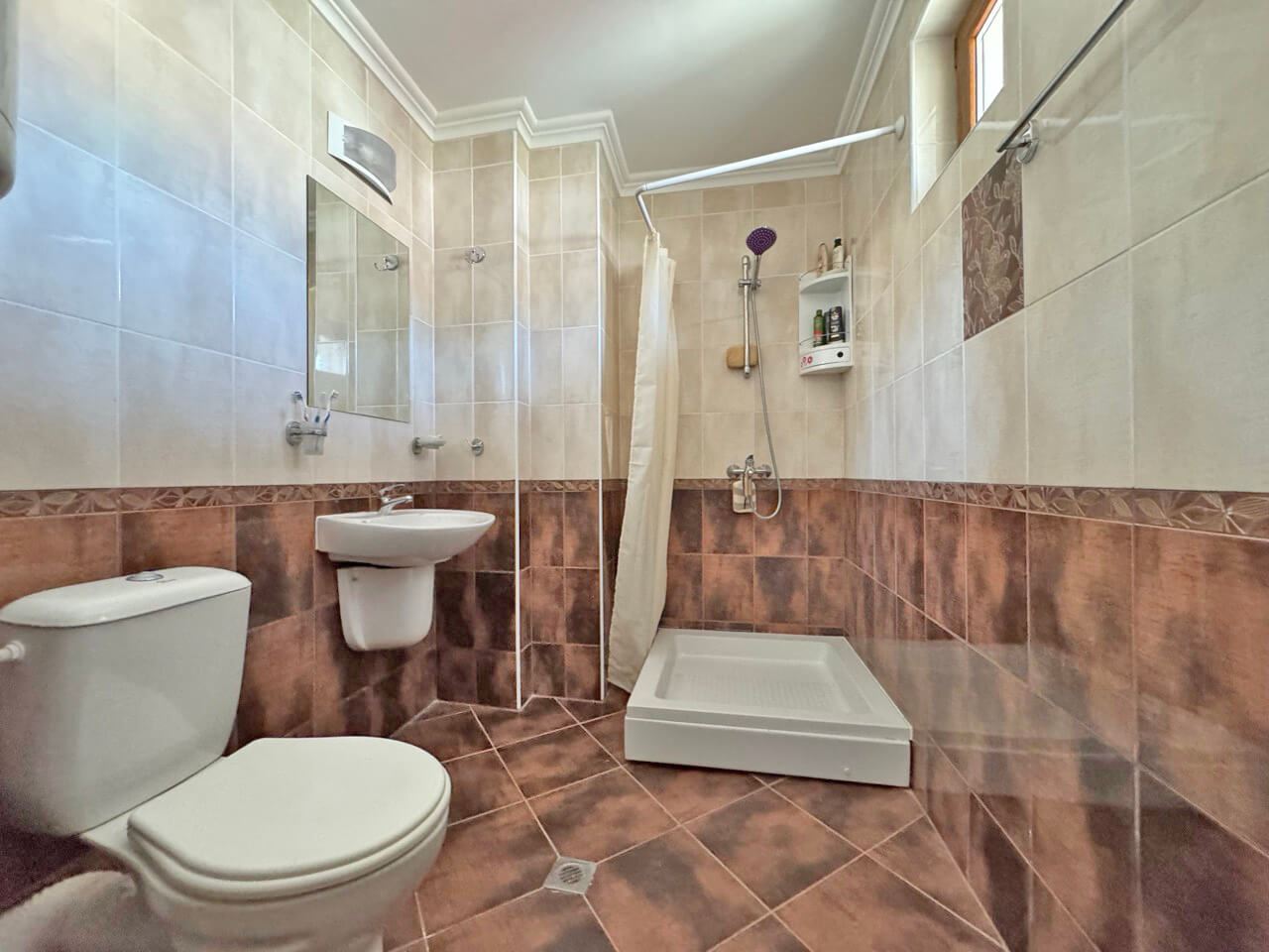 Przestronne mieszkanie z 2 sypialniami w butikowym kompleksie kilka metrów od morza w Sveti Vlas