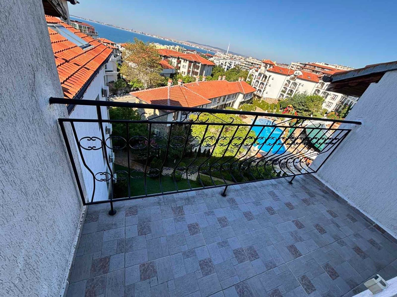 Przytulne mieszkanie z jedną sypialnią i panoramicznym widokiem na morze w Sveti Vlas