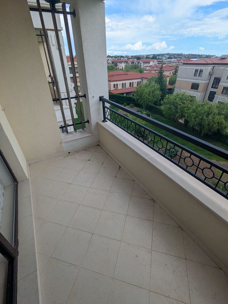 Apartament z jedną sypialnią z częściowym widokiem na morze w luksusowym kompleksie z własną infrastrukturą w Sozopolu