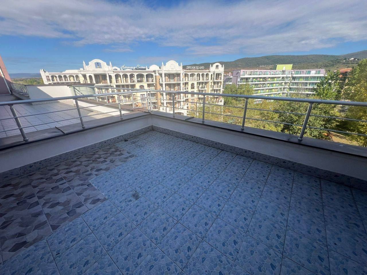 Przestronne mieszkanie z jedną sypialnią w Słonecznym Brzegu – komfort i przestrzeń w dobrze utrzymanym kompleksie