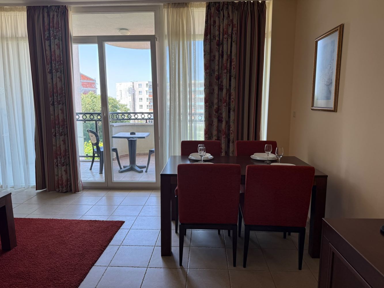 Przestronny apartament z jedną sypialnią w pierwszej linii brzegowej w Pomorie