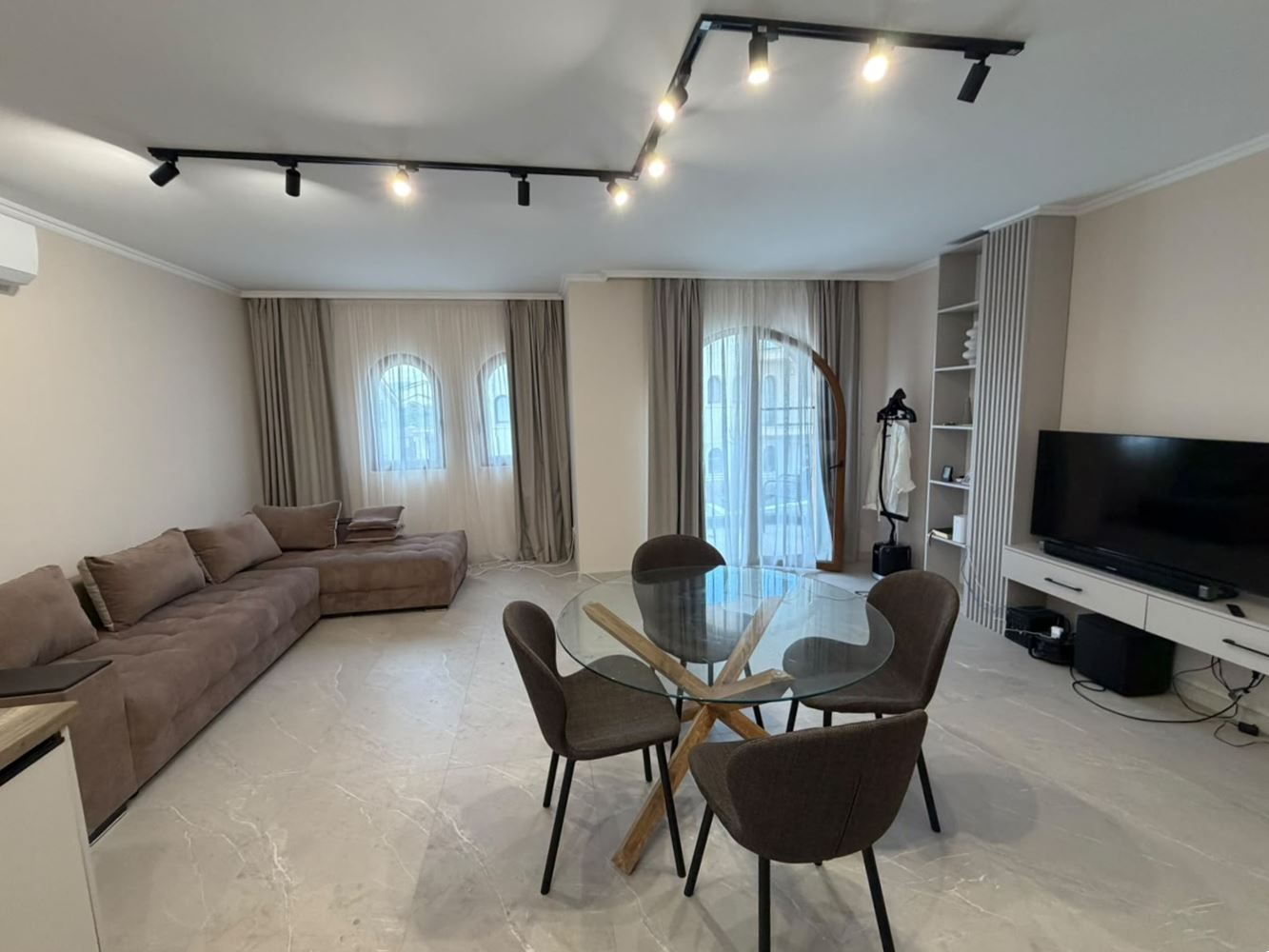 Luksusowy apartament z dwiema sypialniami w nowym kompleksie niedaleko Słonecznego Brzegu – komfort, bezpieczeństwo i doskonała inwestycja