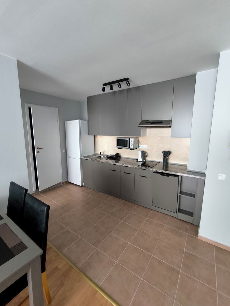 Luksusowy apartament z jedną sypialnią w pierwszej linii brzegowej w Świętym Własie