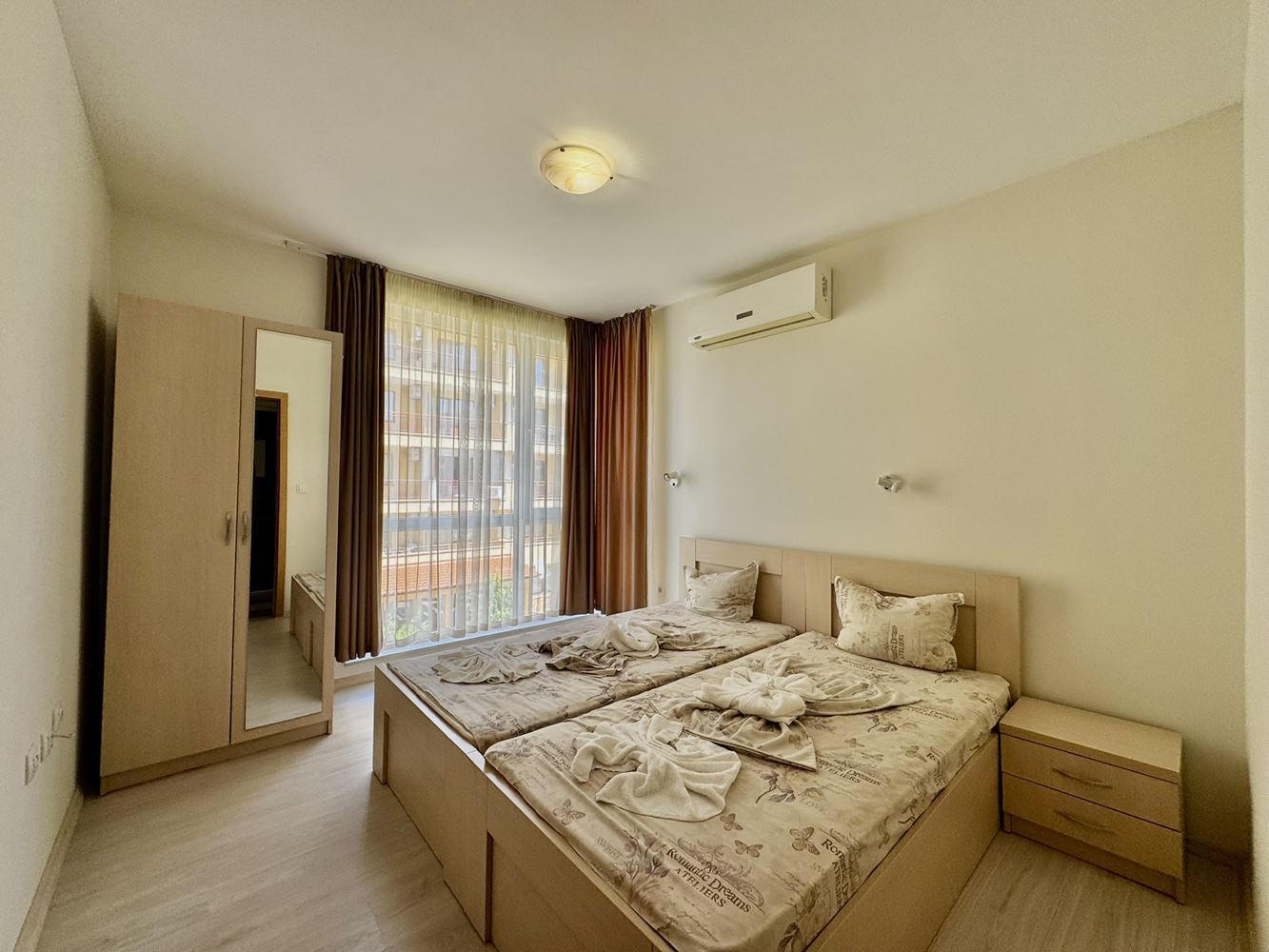 Odkryj swój nowy dom nad morzem - apartament z dwiema sypialniami w centralnej części Słonecznego Brzegu