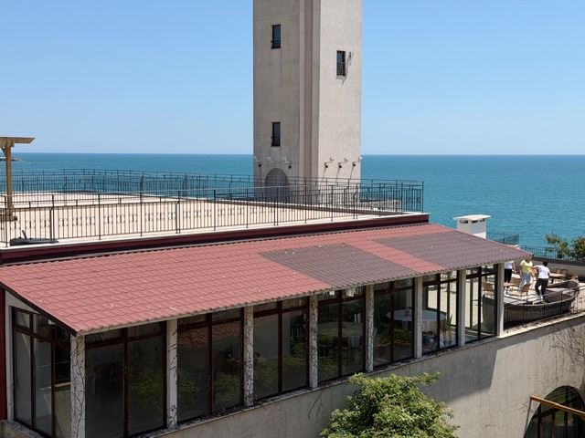 Dwupokojowy apartament na pierwszej linii z widokiem na morze w Aheloy