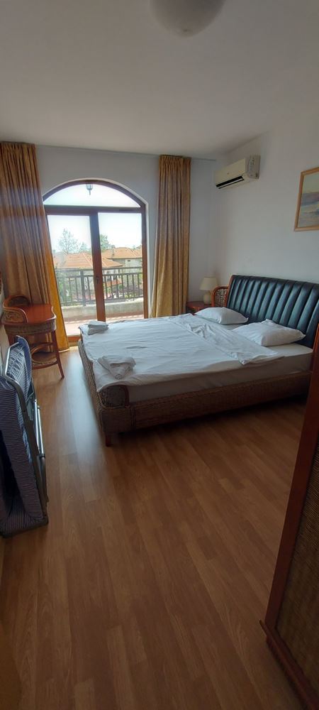 Apartament z jedną sypialnią z panoramicznym widokiem na morze w Aheloy – komfort, przestrzeń i spokój