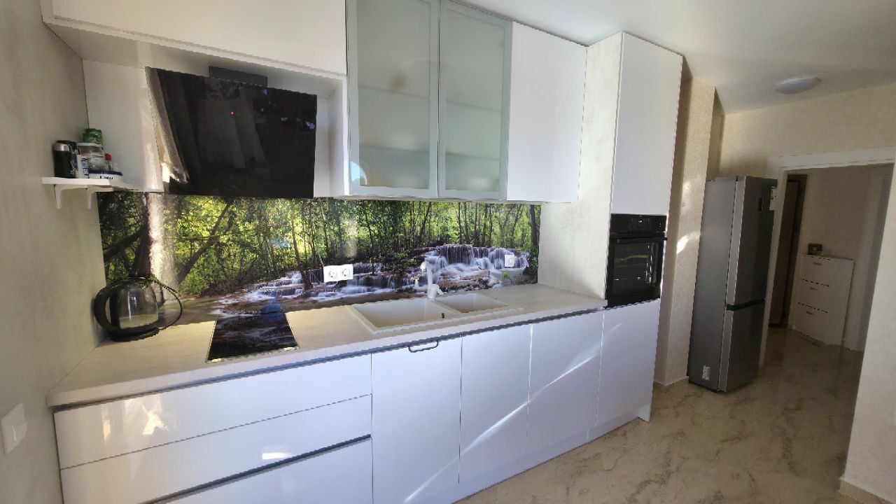 Penthouse z imponującym tarasem i panoramicznym widokiem – styl i przestrzeń na najwyższym piętrze