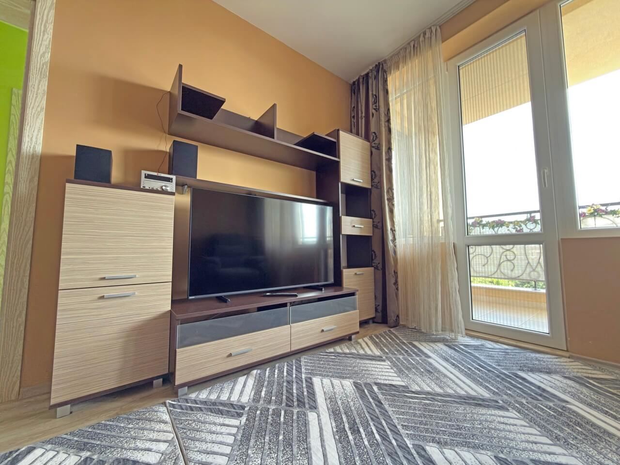 Apartament z dwiema sypialniami i widokiem na morze, 200 metrów od plaży w Pomorie