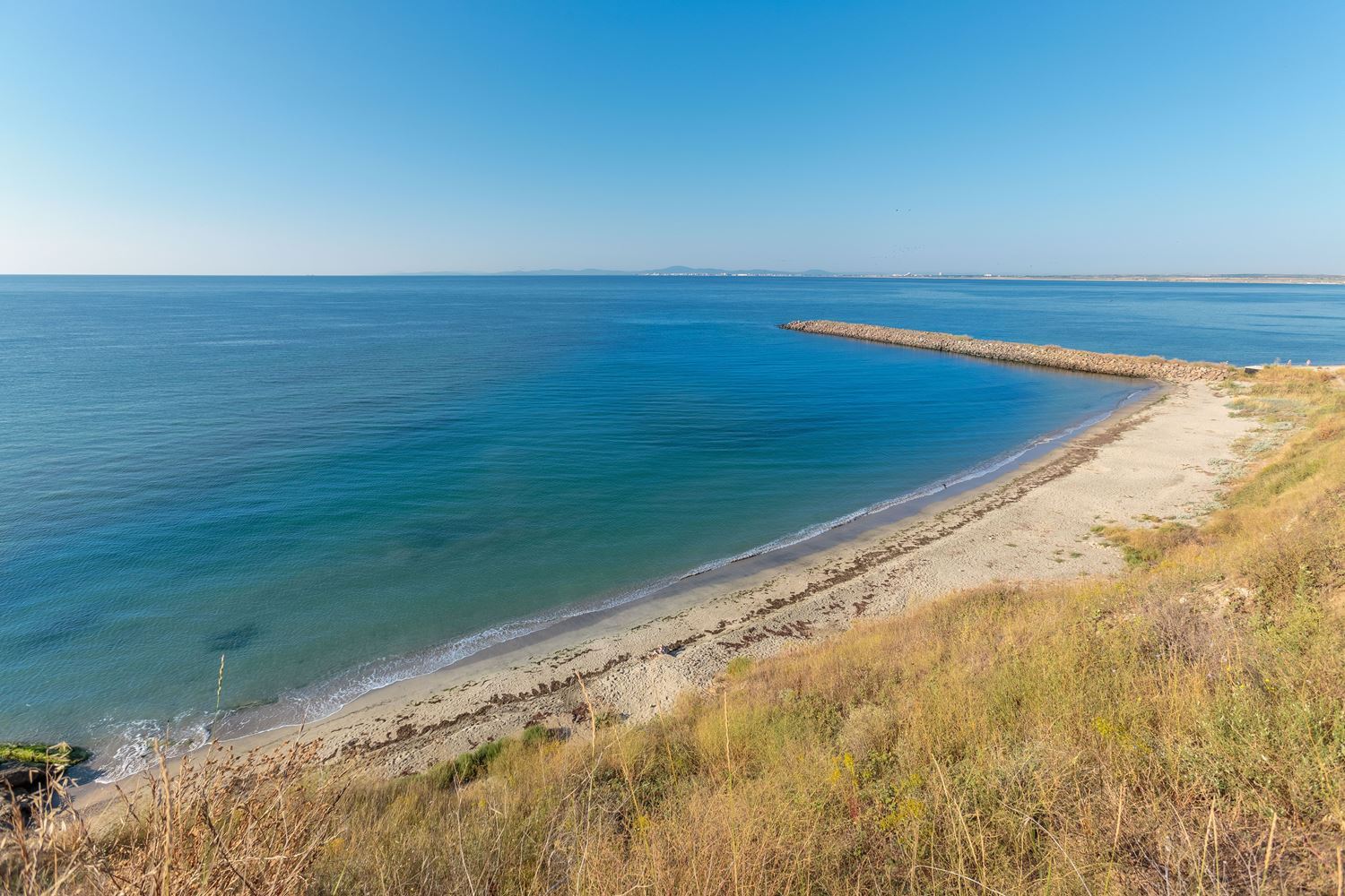 Pierwsza linia brzegowa z piękną panoramą morza – przestronne mieszkanie z jedną sypialnią i dwoma tarasami