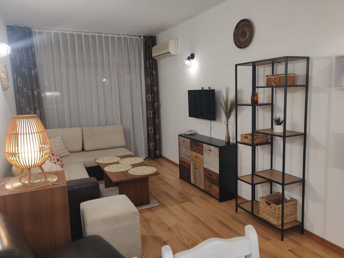 Przestronny apartament z jedną sypialnią i częściowym widokiem na morze – Słoneczny Brzeg, 100 m od plaży