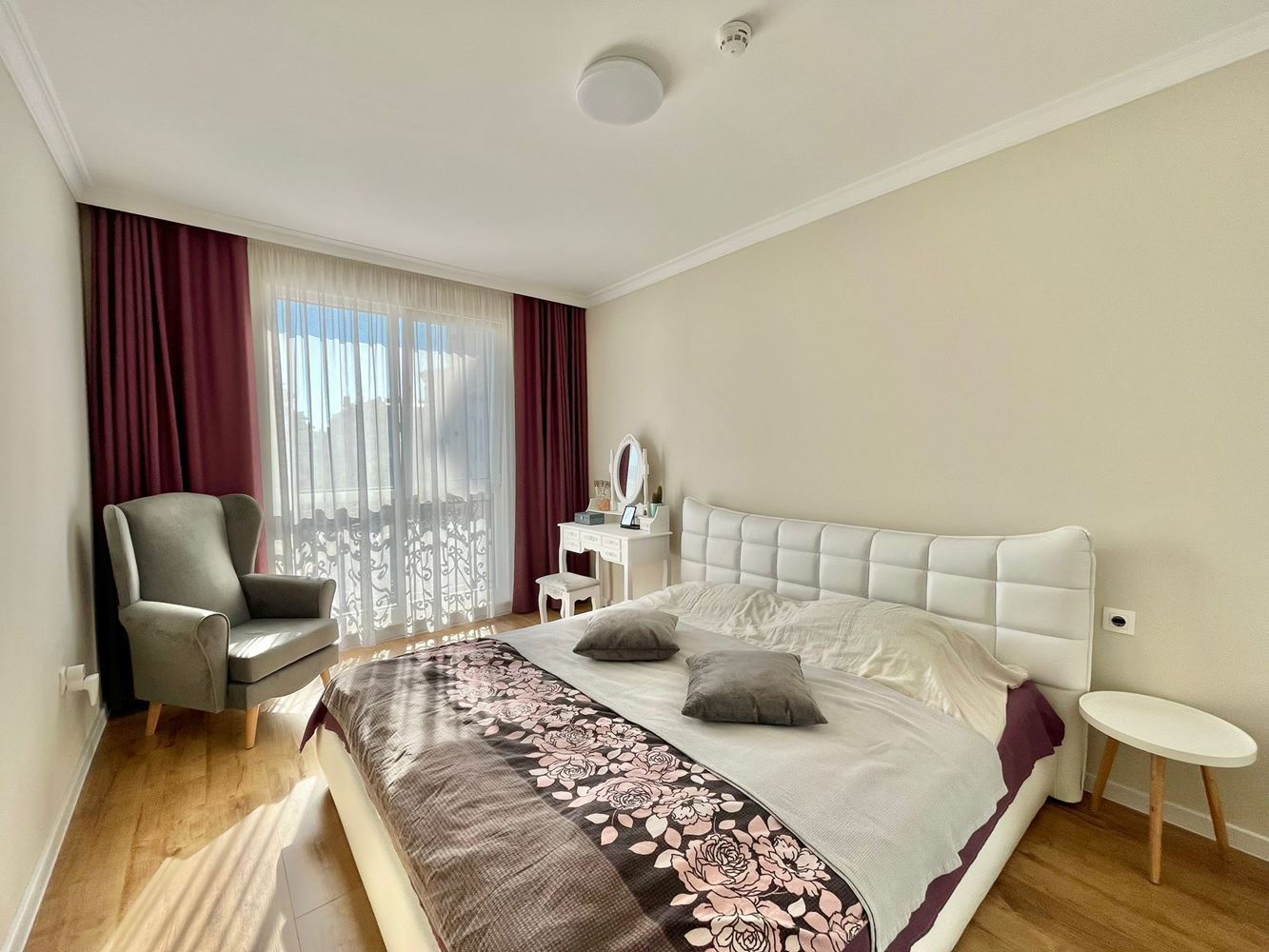 Luksusowy apartament z dwiema sypialniami na dwóch poziomach w sercu Rawdy – nowe budownictwo z basenem i komfortem premium