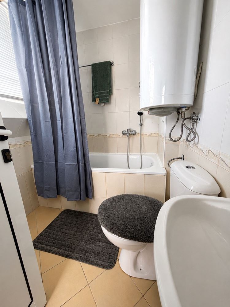 Przytulny apartament z jedną sypialnią i widokiem na morze w Świętym Własie – komfort, spokój i doskonała inwestycja