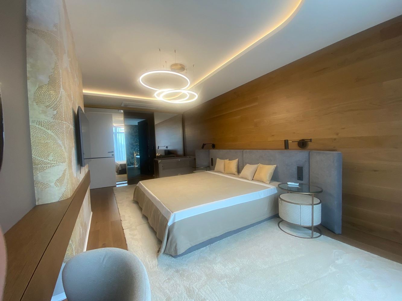 Elegancki i przestronny apartament trzypokojowy na pierwszej linii brzegowej w Nesebyrze – panoramiczny widok na morze i komfort premium