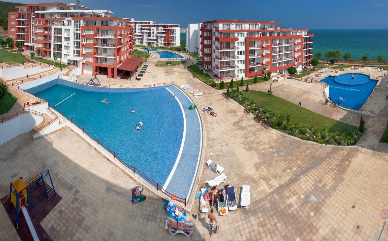 Apartament w absolutnie pierwszej linii w Świętym Własie! Przestronny apartament z jedną sypialnią z pięknym widokiem na morze