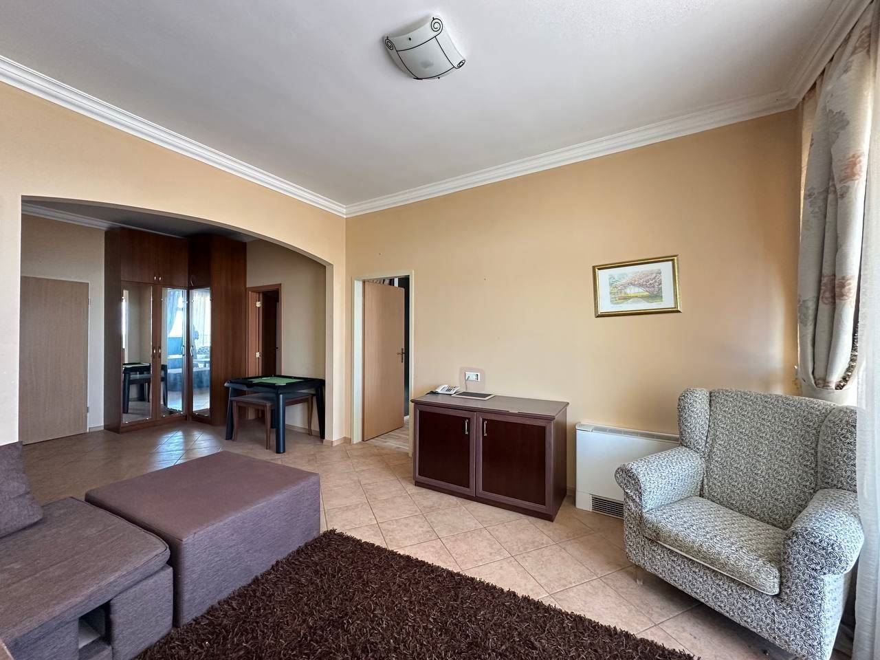 Przestronny apartament z widokiem na morze w pierwszej linii brzegowej w Pomorie – nieruchomość wakacyjna z atmosferą luksusowego kurortu