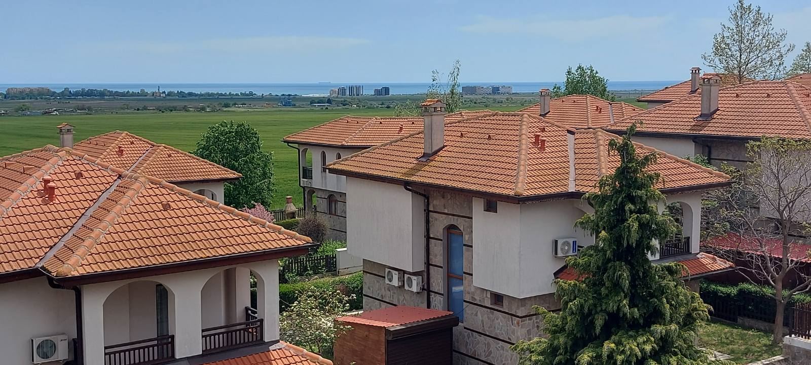Apartament z jedną sypialnią z panoramicznym widokiem na morze w Aheloy – komfort, przestrzeń i spokój