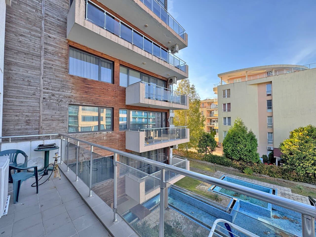 Przestronny apartament z jedną sypialnią i niską opłatą za utrzymanie w Słonecznym Brzegu
