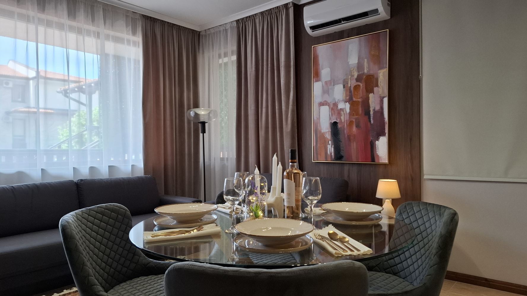 Luksusowy apartament z dwiema sypialniami przy pierwszej linii morza w Świętym Własie – wyjątkowa morska atmosfera i prestiżowy komfort