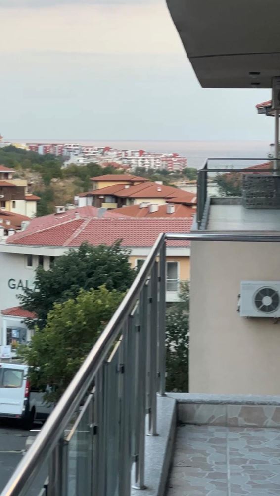 Przytulne mieszkanie 2-pokojowe z panoramicznym widokiem na morze i góry w Sveti Vlas
