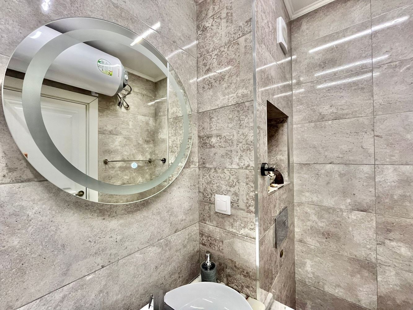 Luksusowy apartament z dwiema sypialniami na dwóch poziomach w sercu Rawdy – nowe budownictwo z basenem i komfortem premium