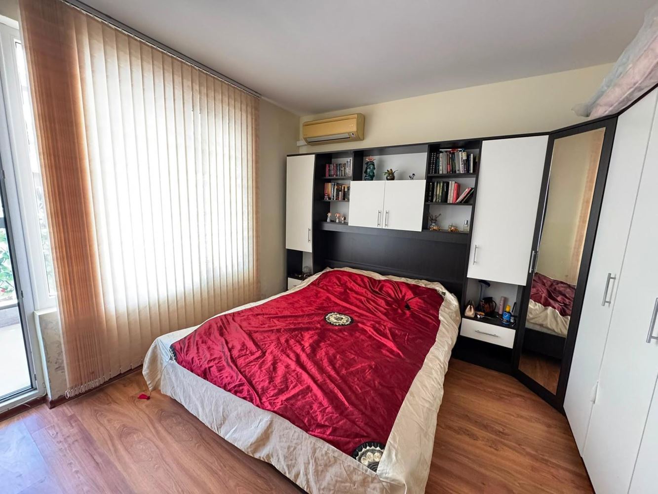 Przestronny apartament z jedną sypialnią na Starym Mieście w Pomorie – zaledwie 50 metrów od plaży z częściowym widokiem na morze