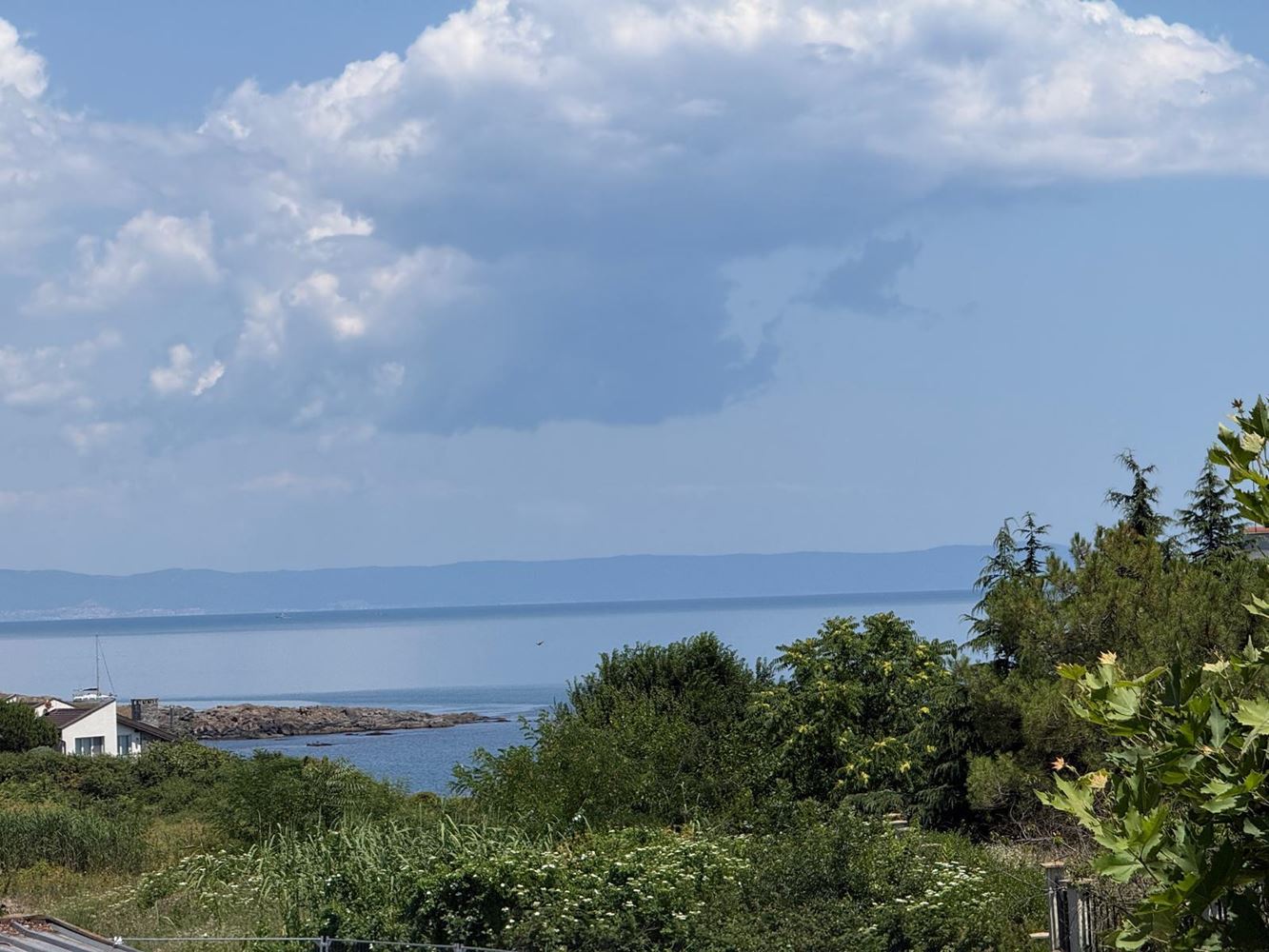 Pierwsza linia brzegowa w Czernomorcu – studio z widokiem na morze