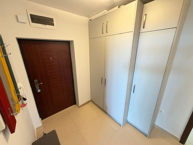 Przestronny apartament z 2 sypialniami w pierwszej linii brzegowej z frontalnym panoramicznym widokiem na morze