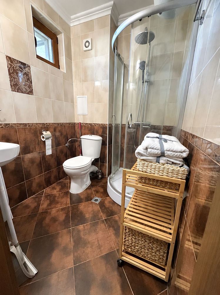 Przestronne studio 200 metrów od plaży w Świętym Własie – w pełni umeblowane i gotowe do użytkowania
