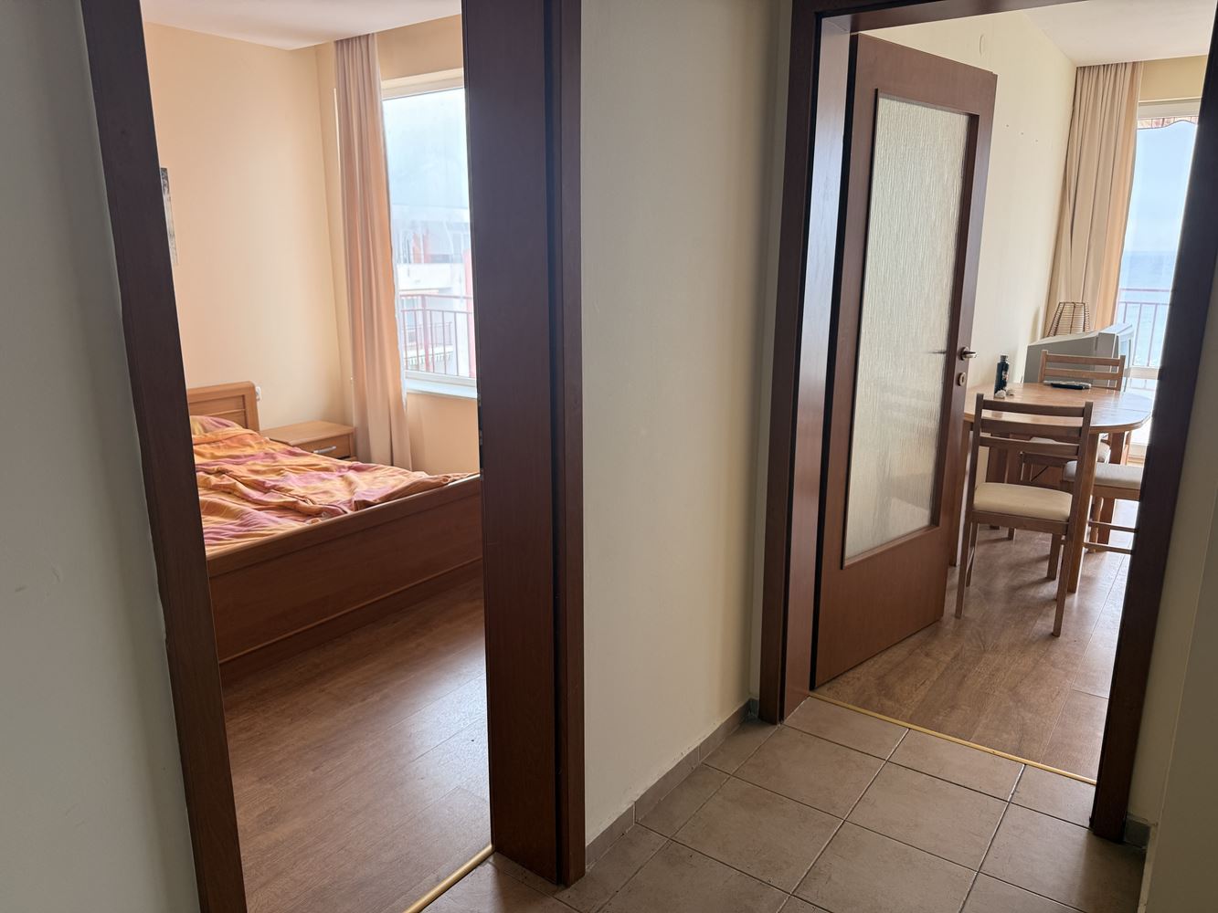 Dwupokojowy apartament w pierwszej linii z bezpośrednim widokiem na morze – Słoneczny Brzeg