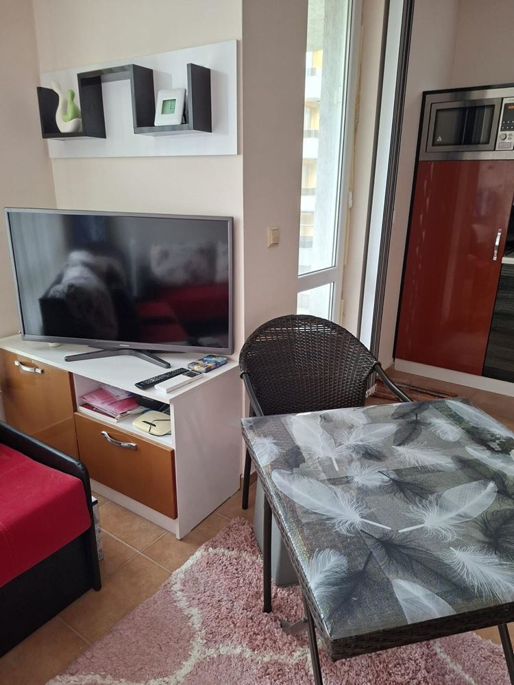 Przestronne i w pełni umeblowane studio w Pomorie – tylko 300 metrów od morza