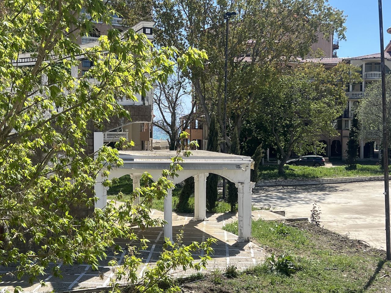 Przytulne studio w sercu Elenite – zaledwie kilka minut od plaży, w zamkniętym kompleksie z basenem i doskonałymi udogodnieniami