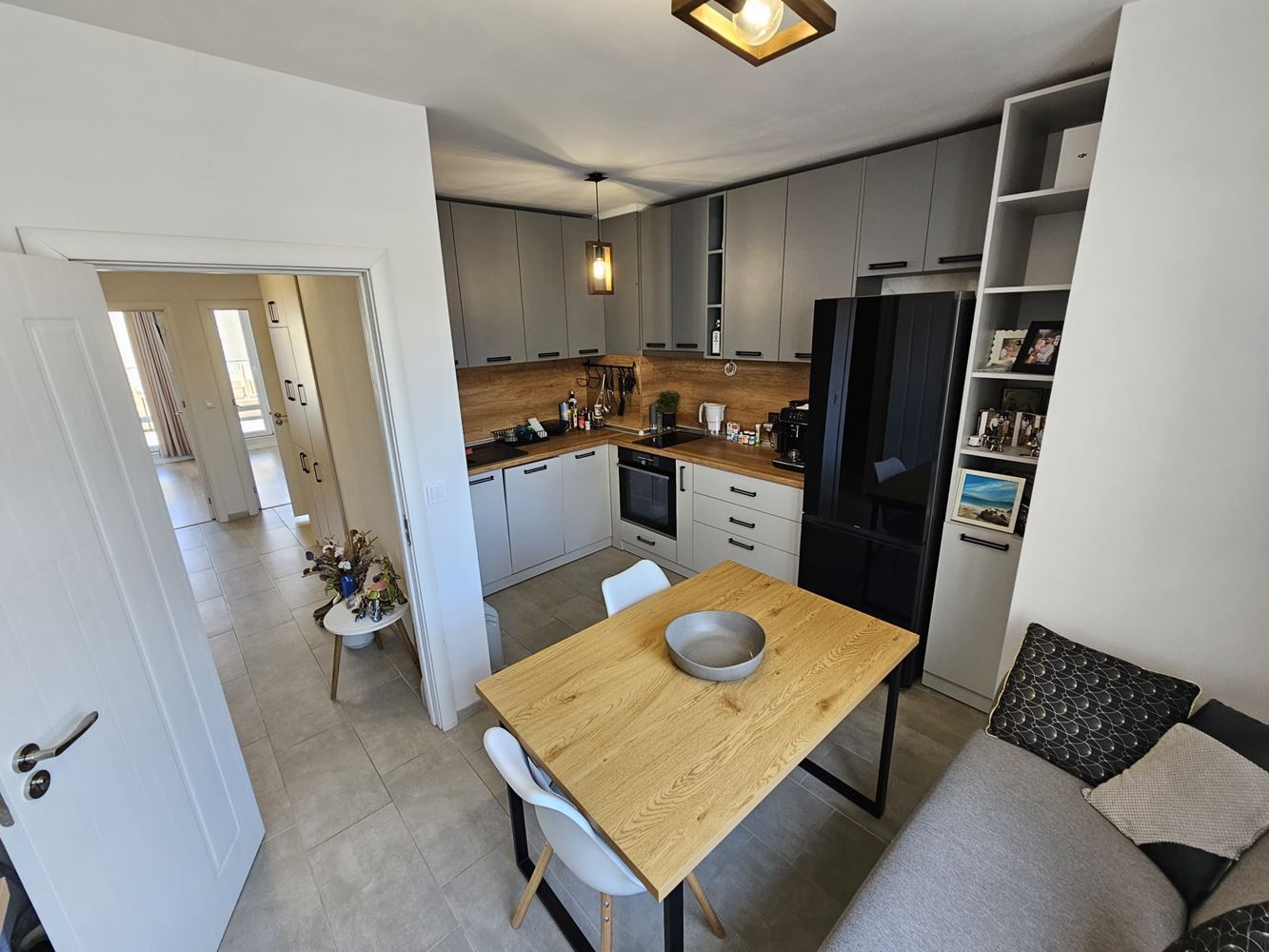 Przestronne i jasne mieszkanie z dwiema sypialniami i dwoma dużymi tarasami w Meden Rudnik – idealne dla rodziny lub jako inwestycja