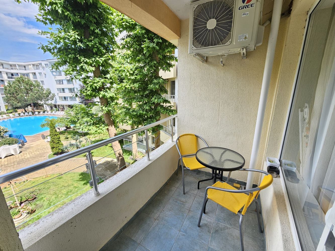 Tylko 100 metrów od morza! Przestronny apartament z jedną sypialnią z widokiem na basen w jednym z najbardziej pożądanych kompleksów w Słonecznym Brzegu