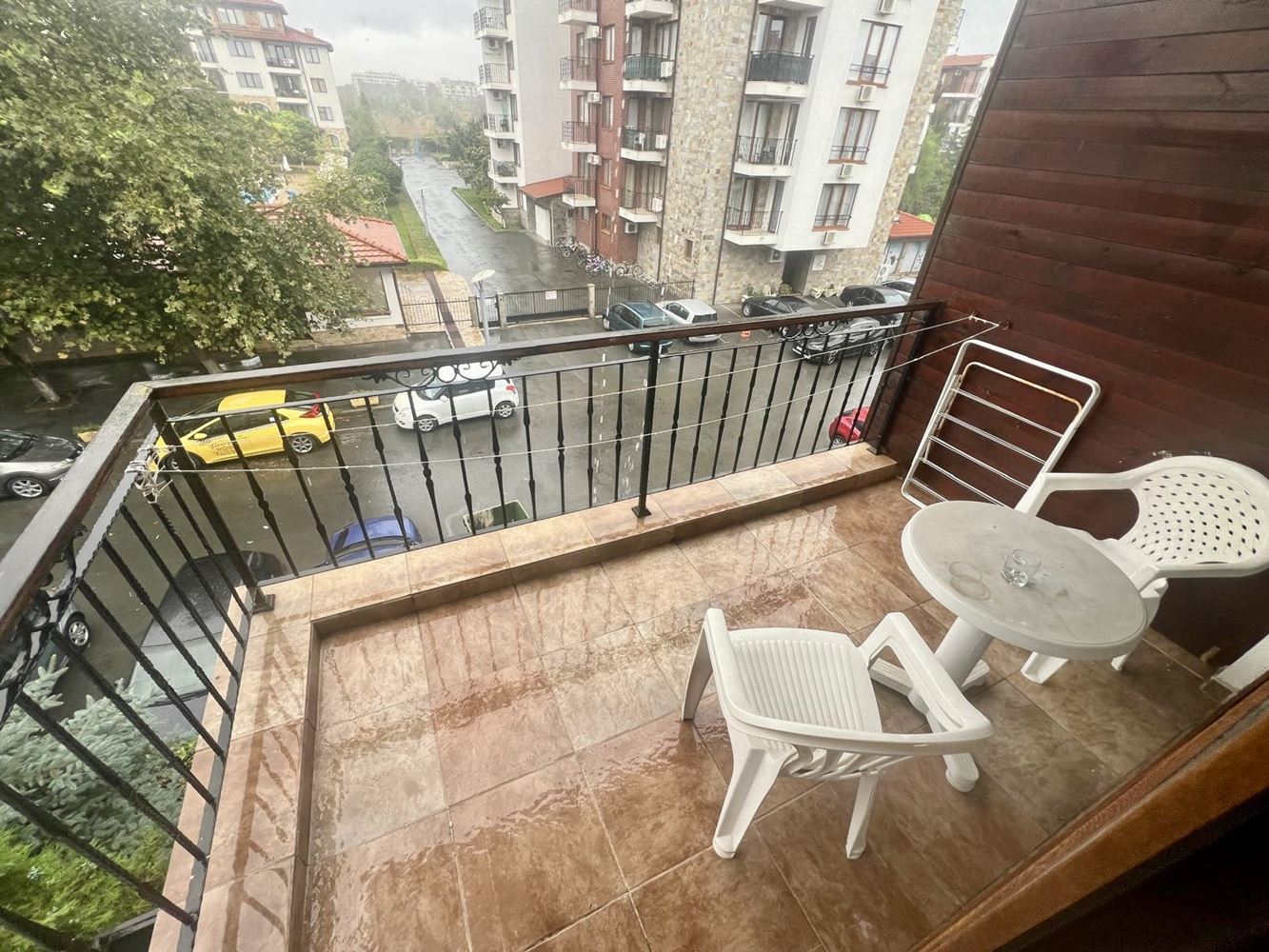 Przestronne trzypokojowe mieszkanie z widokiem na basen w prestiżowym kompleksie w Nesebyrze