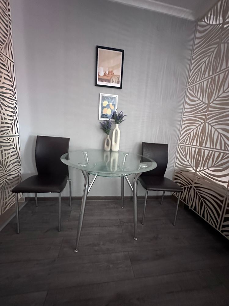 Dwupokojowe mieszkanie z częściowym widokiem na morze w Sveti Vlas – umeblowane, po remoncie, w luksusowym kompleksie zamkniętym