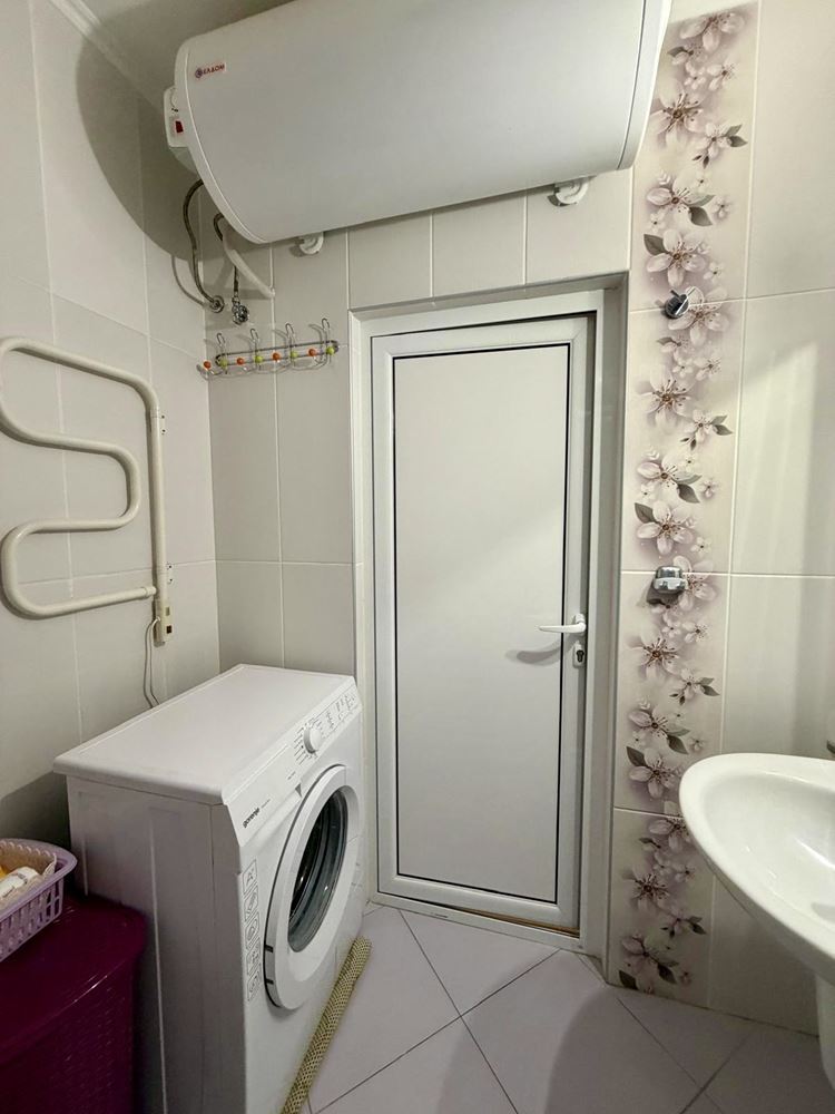 Sarafovo – przestronny apartament z jedną sypialnią, Aktem 16, minimalną opłatą za utrzymanie i pełnym umeblowaniem