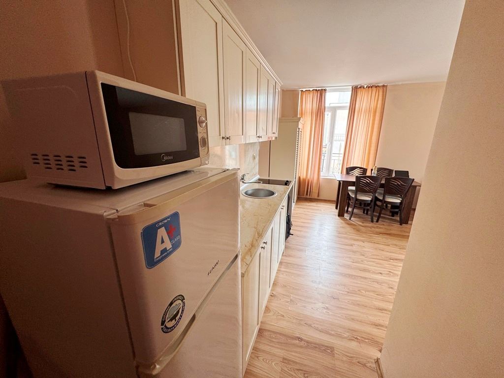 Mieszkanie dwupokojowe z widokiem na basen w prestiżowym kompleksie w Słonecznym Brzegu
