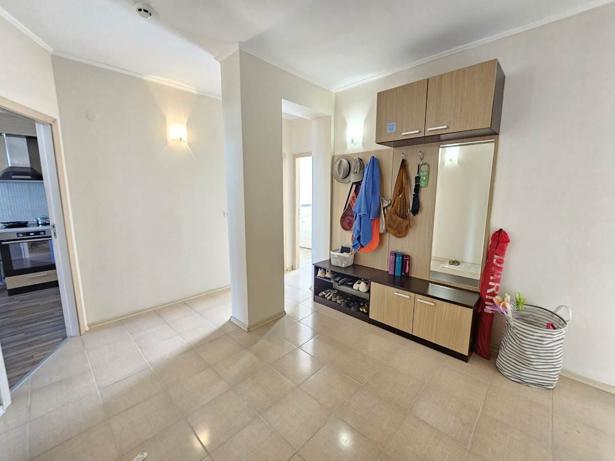 Luksusowy apartament z trzema sypialniami na pierwszej linii brzegowej w Obzorze – panoramiczny widok na morze i góry
